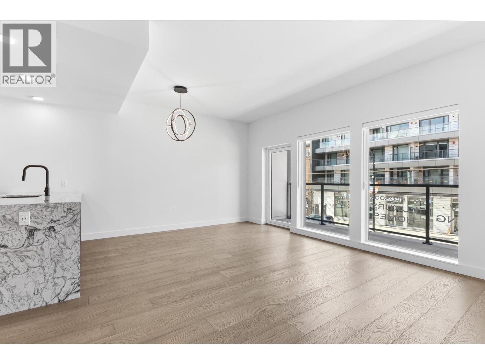 202 3590 W 39TH AVENUE|Vancouver, British Columbia V6N3A5