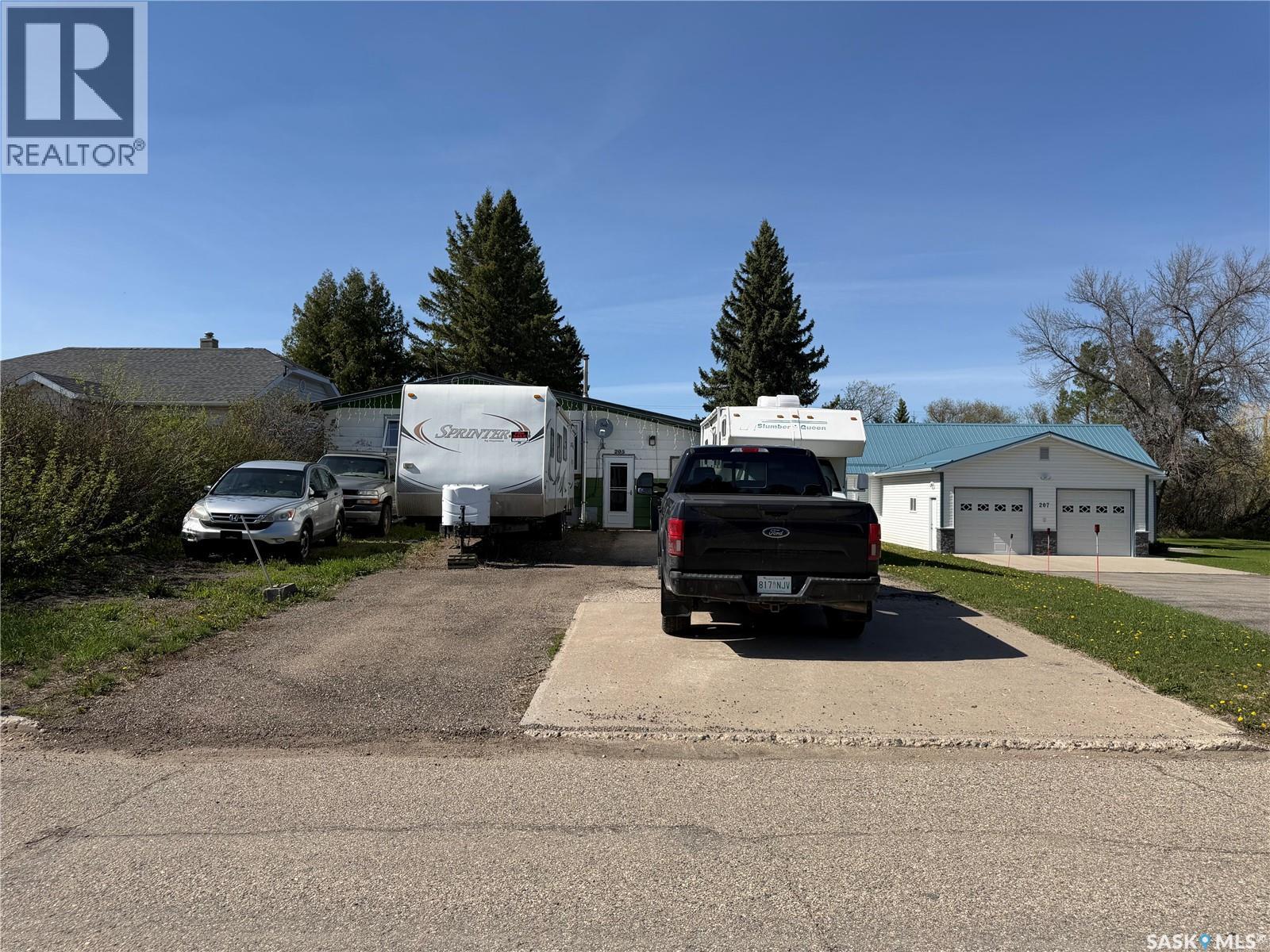 205 Pipestone AVENUE