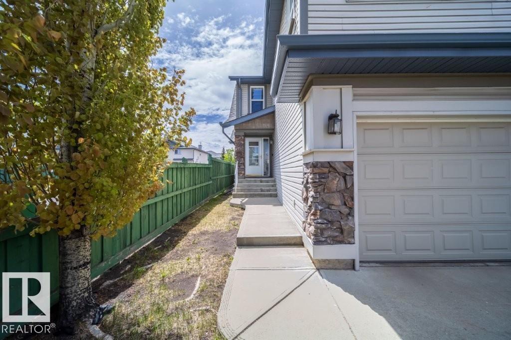 For sale: 2577 HANNA CR NW, Edmonton, Alberta T6R3P7 - E4490254