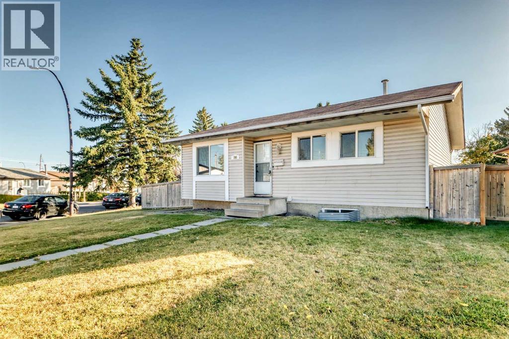 House for Sale in 199 Maitland Drive NE|Calgary, Alberta T2A5C1