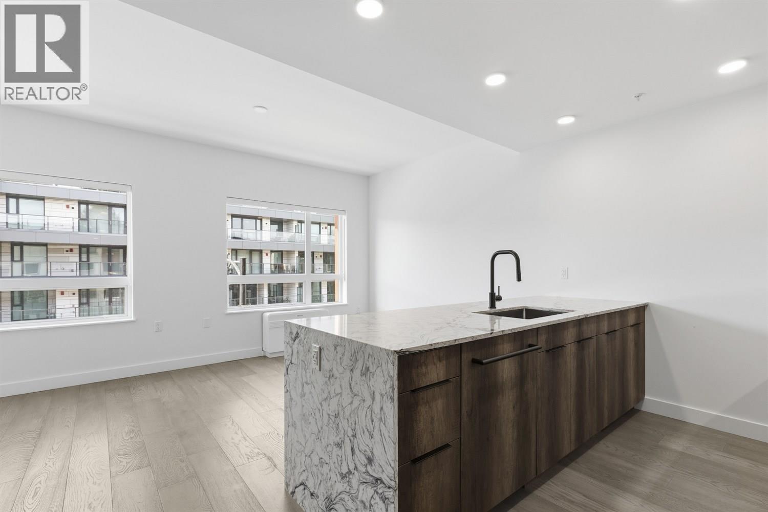 306 3590 W 39TH AVENUE|Vancouver, British Columbia V6N3A5
