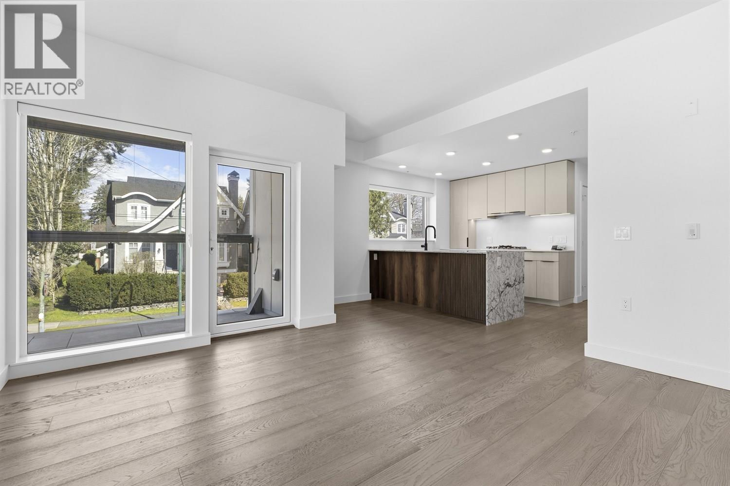 201 3590 W 39TH AVENUE|Vancouver, British Columbia V6N3A5