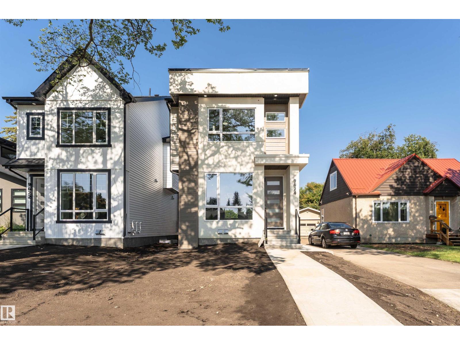 For sale: 9624 86 ST NW, Edmonton, Alberta T6C3E9 - E4490193
