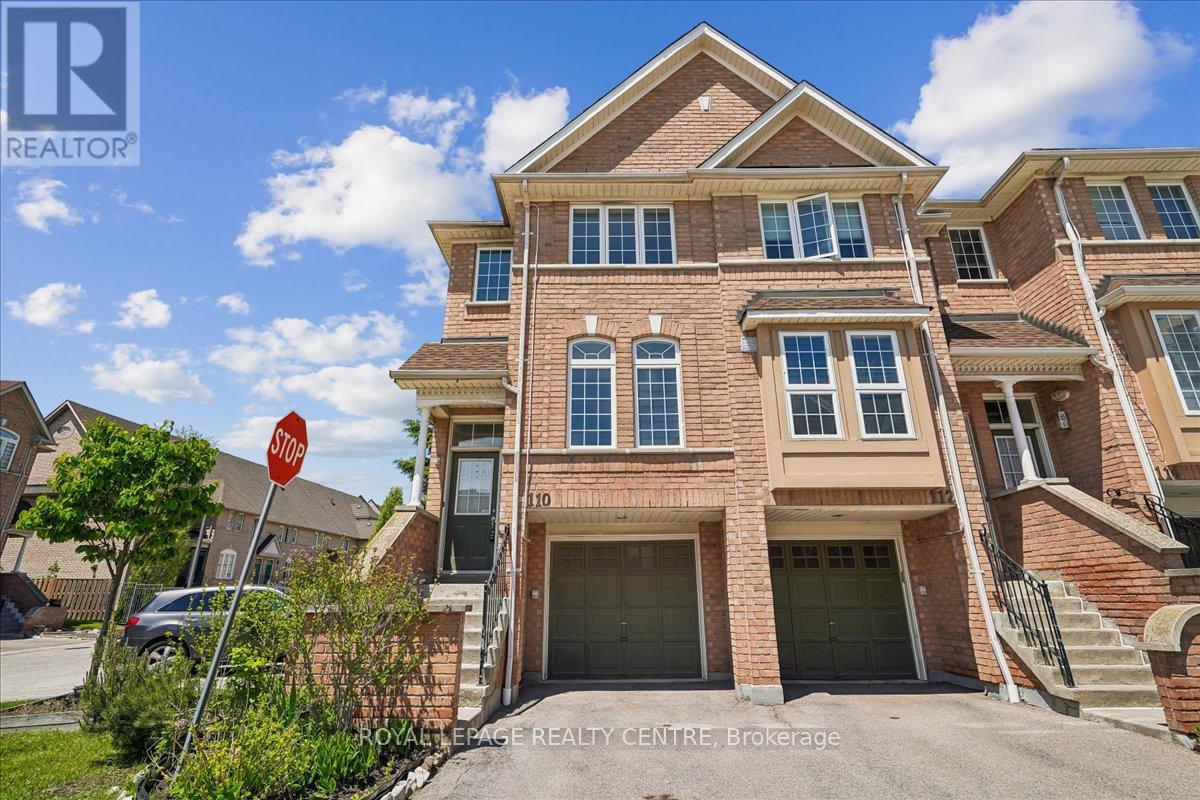 Row / Townhouse for Sale in 110 - 50 STRATHAVEN DRIVE|Mississauga (Hurontario), Ontario L5R4E7 2