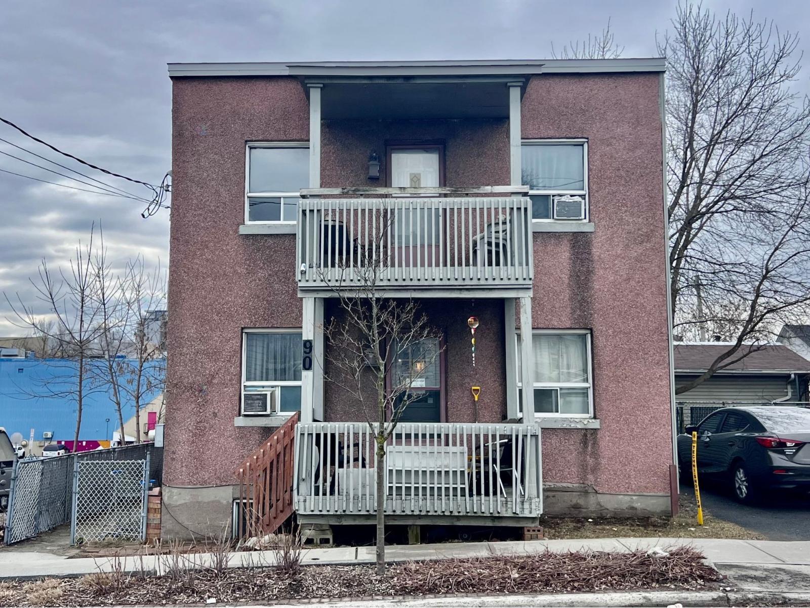 90 Rue Papineau · 8-unit multifamily, Gatineau