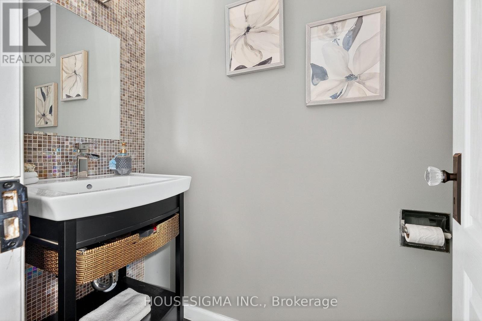 Row / Townhouse for Sale in 90 - 15 CENTENNIAL PARK ROAD S|Toronto (Eringate-Centennial-West Deane), Ontario M9C4W8 4