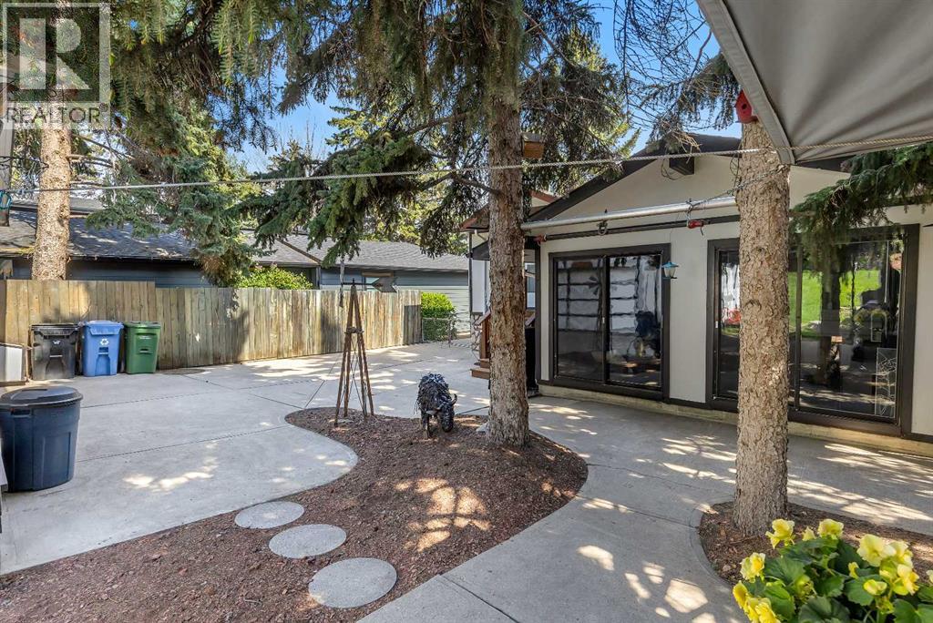House for Sale in 8927 33 Avenue NW|Calgary, Alberta T3B1M2 5