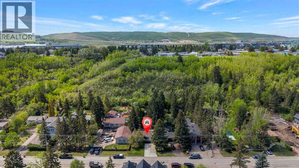 House for Sale in 8927 33 Avenue NW|Calgary, Alberta T3B1M2 2