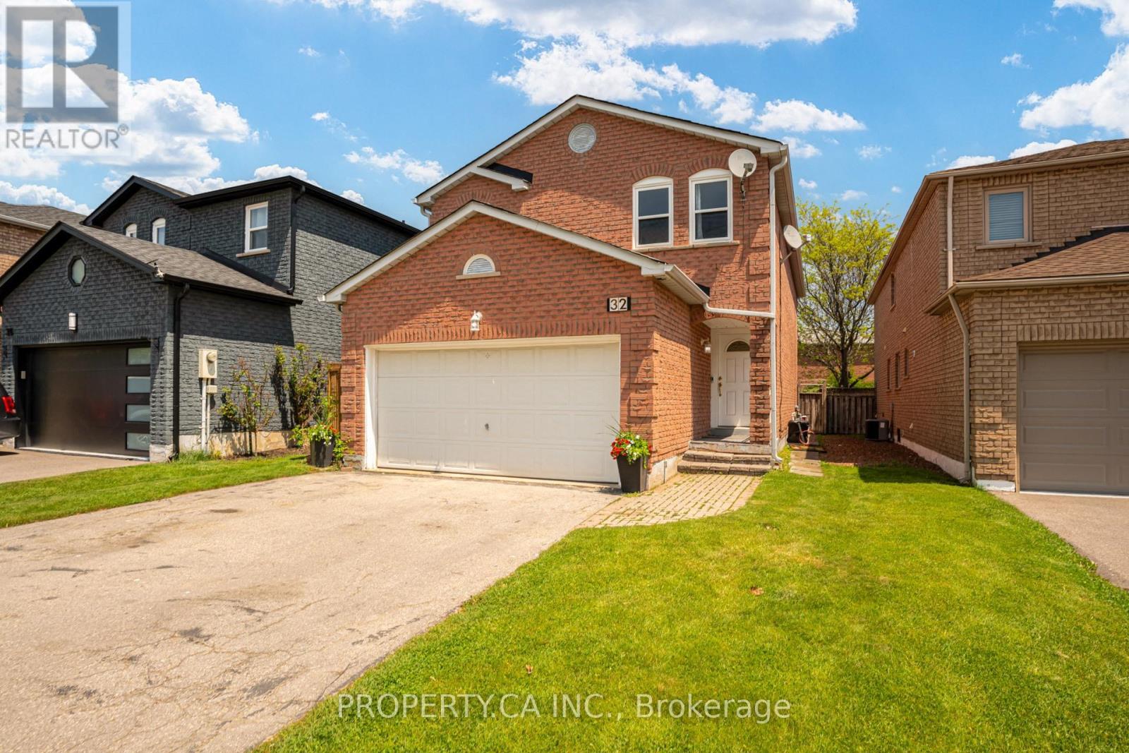 32 MCKINNON AVENUE, Halton Hills (Georgetown), Ontario L7G5H5