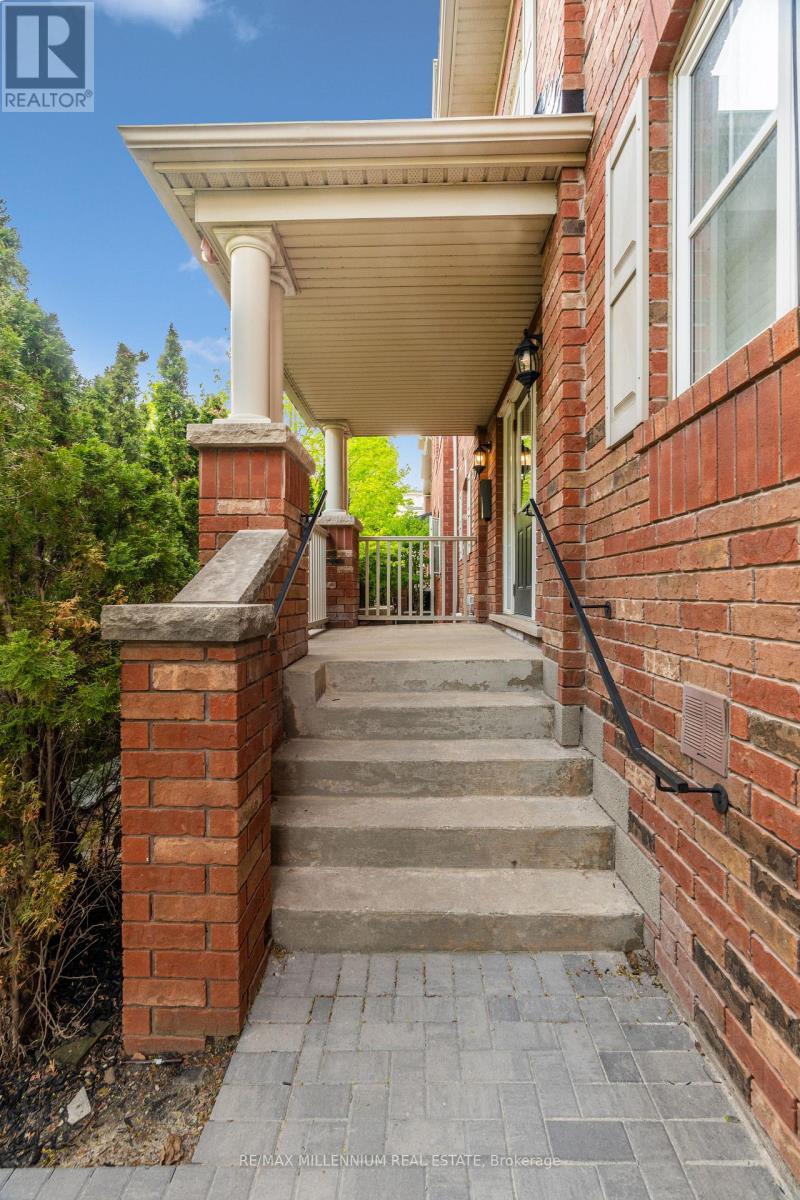 Row / Townhouse for Sale in 4 - 774 NEIGHBOURHOOD CIRCLE|Mississauga (Cooksville), Ontario L5B0B6 2