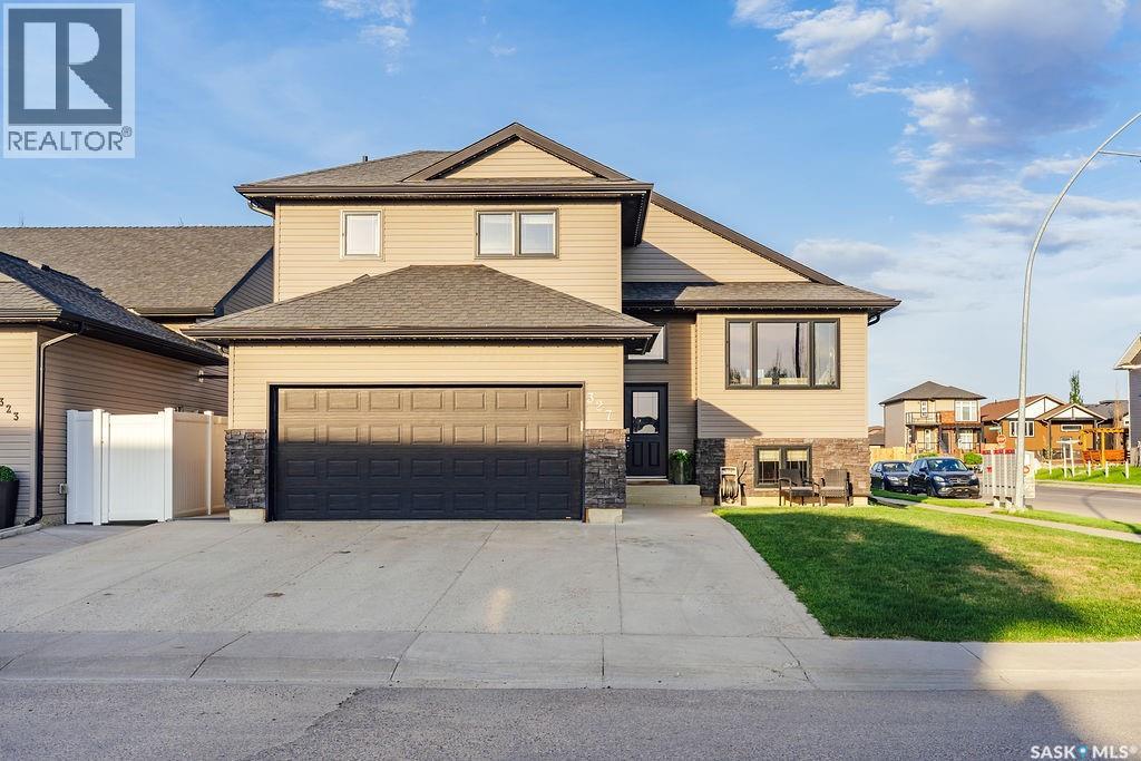 327 Roy CRESCENT