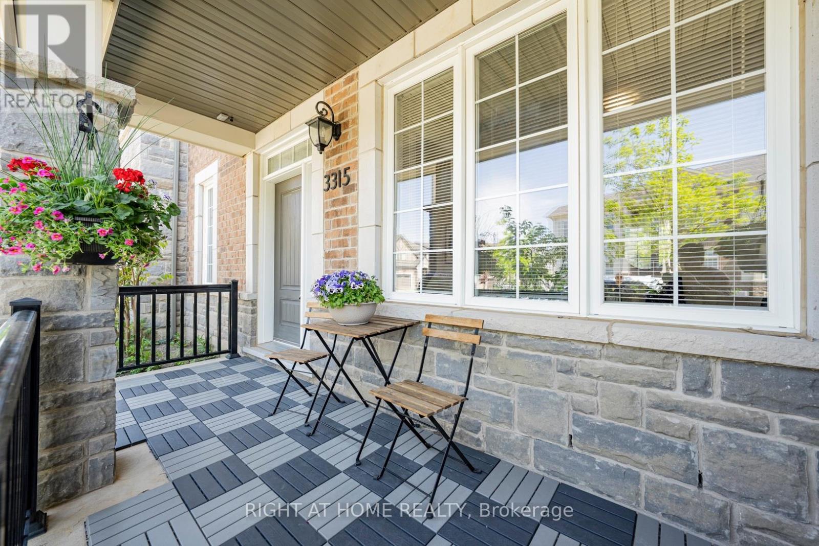 Row / Townhouse for Sale in 3315 VARDON WAY|Oakville (GO Glenorchy), Ontario L6M1S1