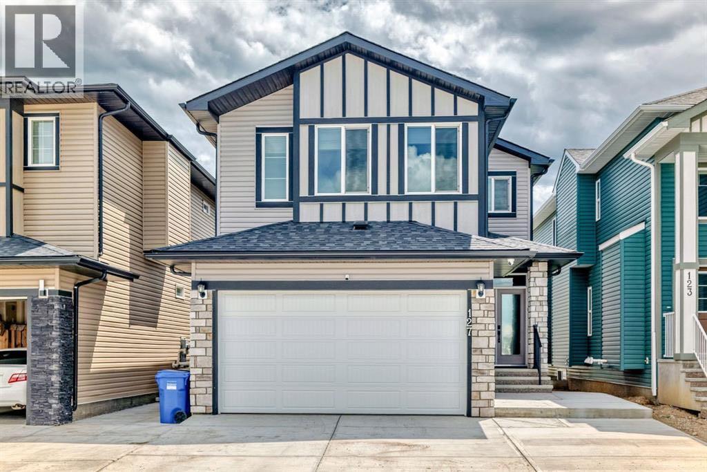 House for Sale in 127 Saddlecrest Grove NE|Calgary, Alberta T3J2K3 2