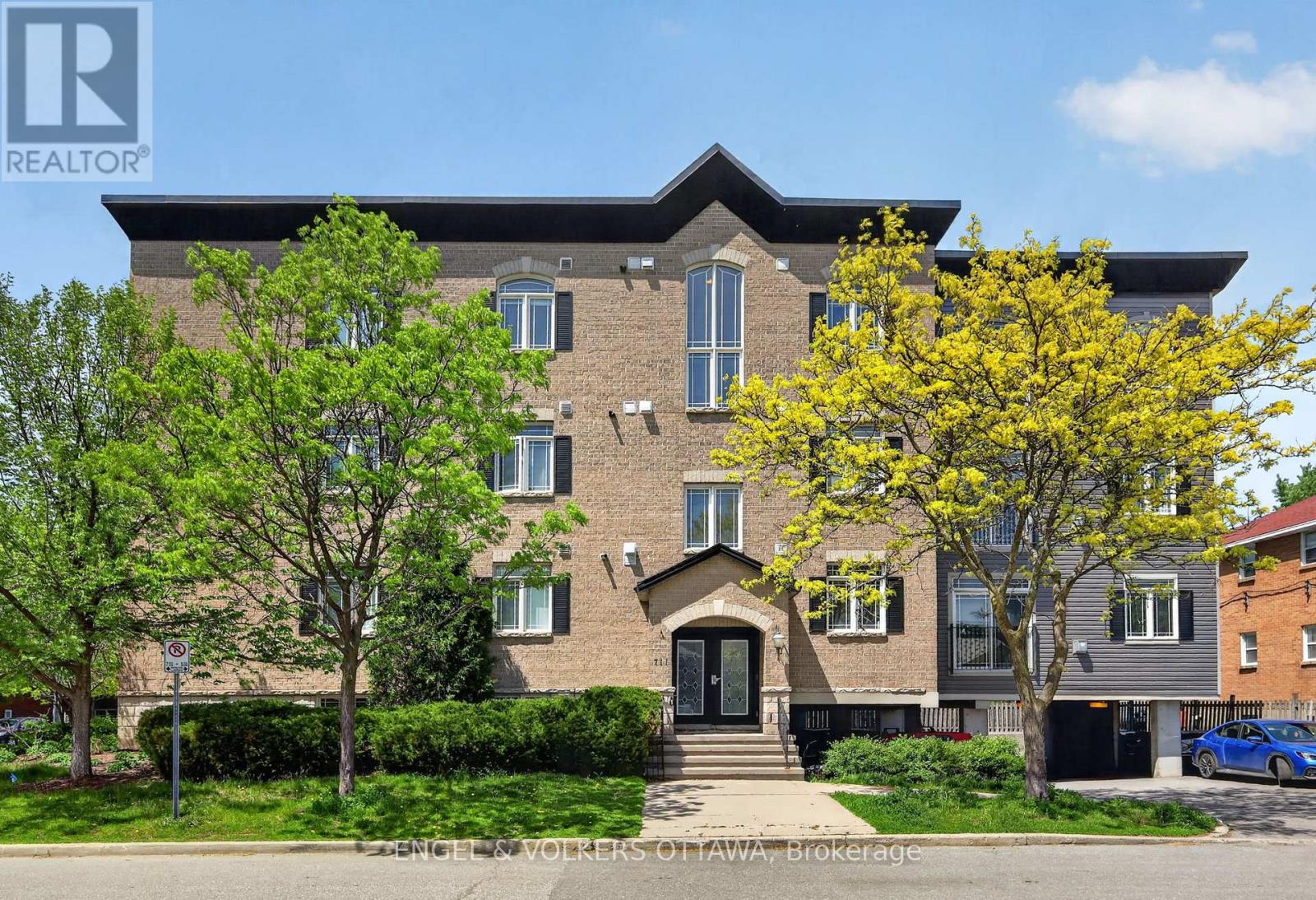Condo apartment on Churchill Avenue