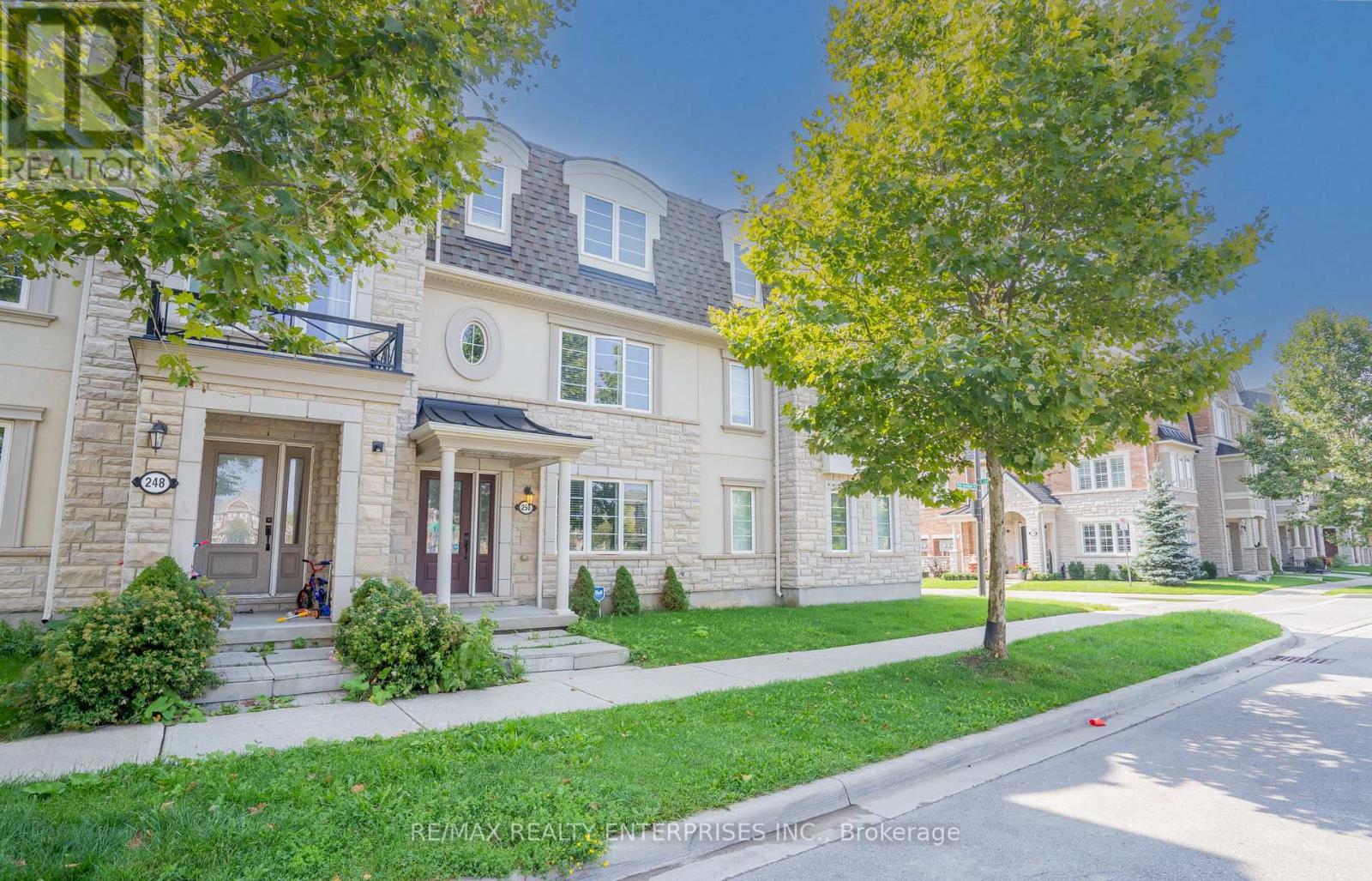 Row / Townhouse for Sale in 250 ELLEN DAVIDSON DRIVE|Oakville (GO Glenorchy), Ontario L6M0V2