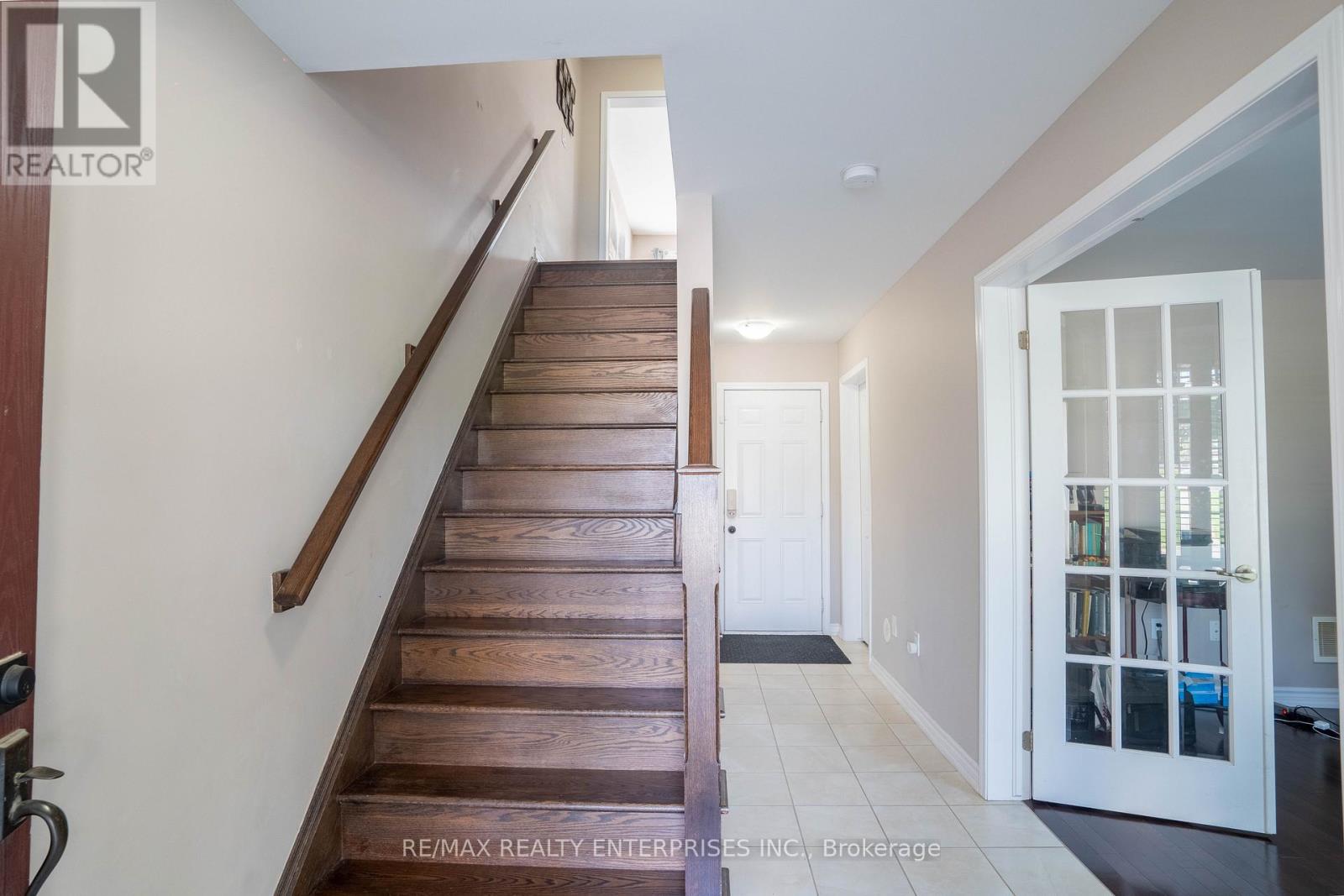 Row / Townhouse for Sale in 250 ELLEN DAVIDSON DRIVE|Oakville (GO Glenorchy), Ontario L6M0V2 2