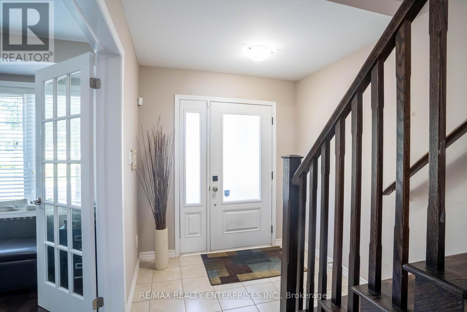 Row / Townhouse for Sale in 250 ELLEN DAVIDSON DRIVE|Oakville (GO Glenorchy), Ontario L6M0V2 3
