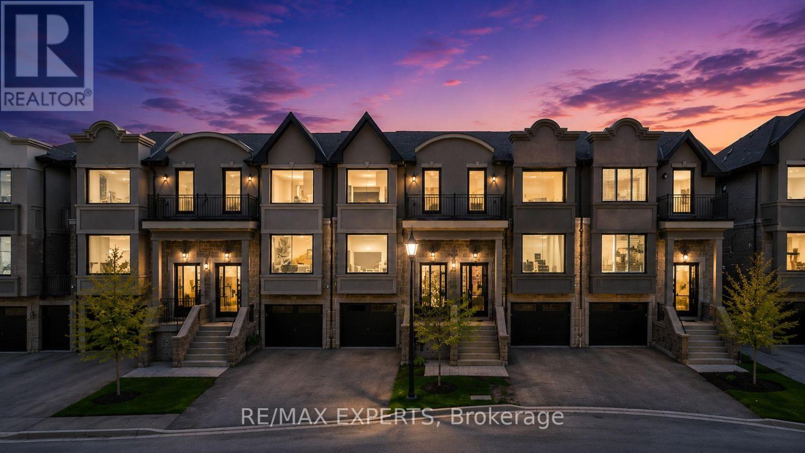 Row / Townhouse for Sale in 22 MATTHEW COURT|Toronto (Princess-Rosethorn), Ontario M9B2Y3 4