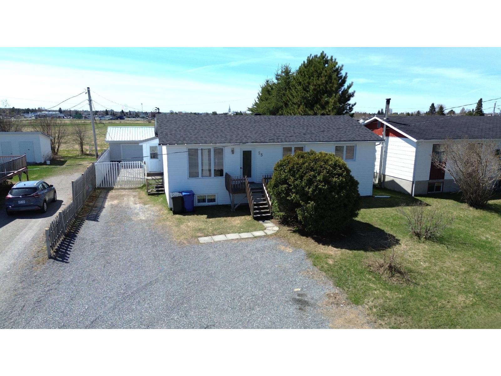 55Z-55AZ Av. des Chênes, La Sarre, Quebec J9Z1A1