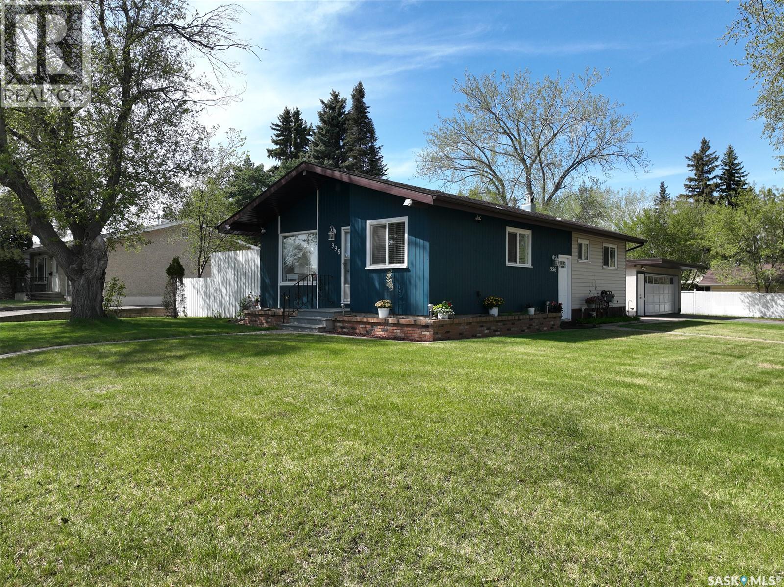 996 Bradshaw PLACE
