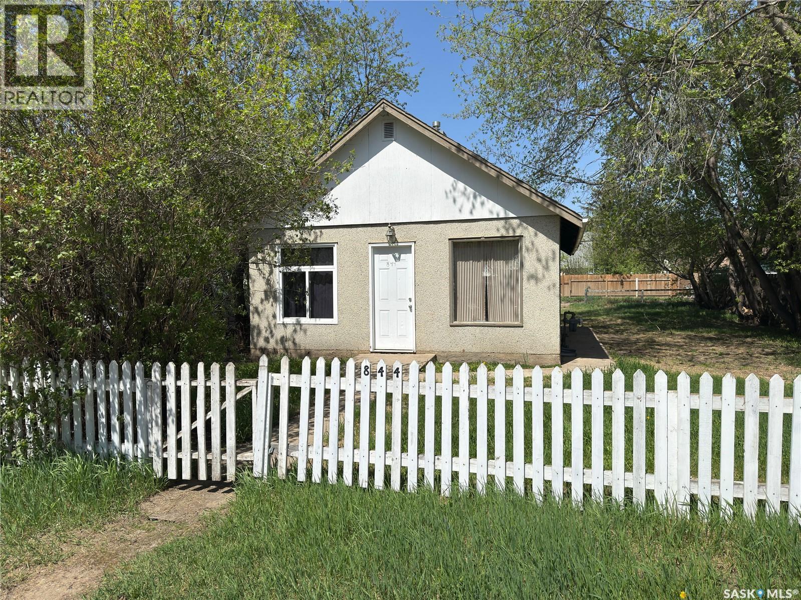 844 13th STREET W