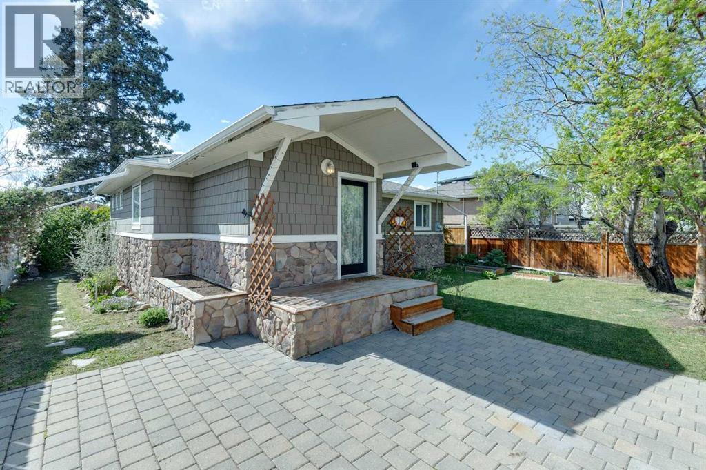 House for Sale in 3912 77 Street NW|Calgary, Alberta T3B2N5 5