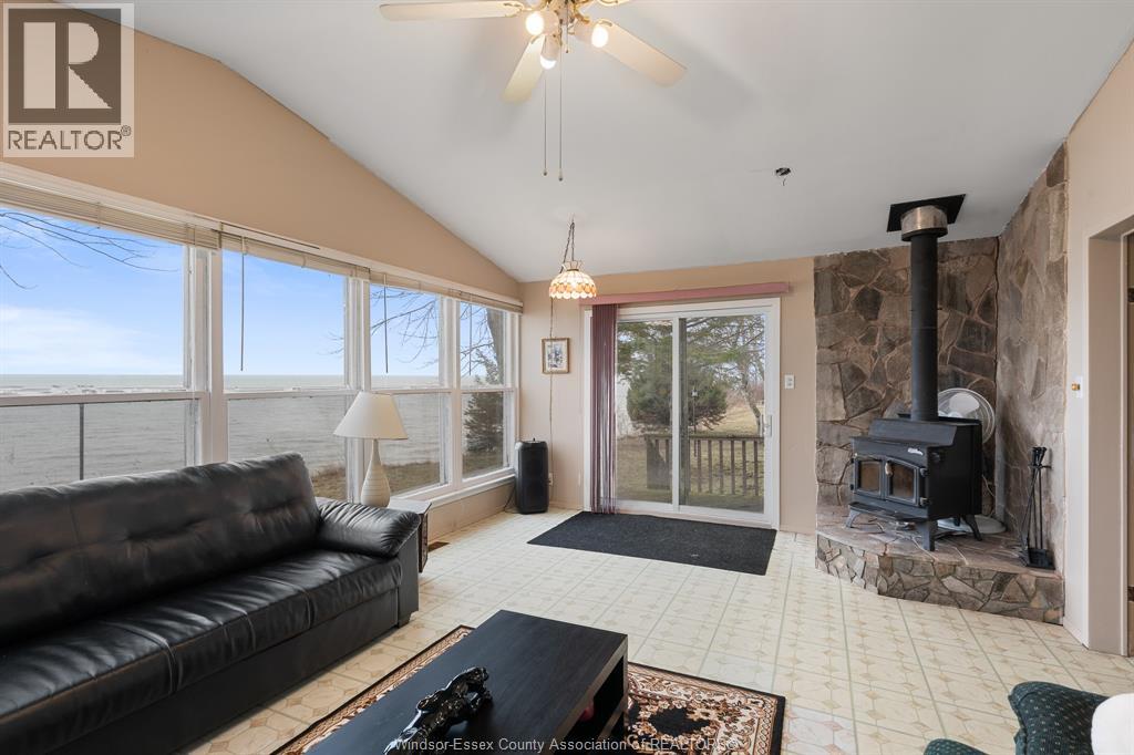 For sale: 1956 Ocean BOULEVARD, Wheatley, Ontario N0P2P0