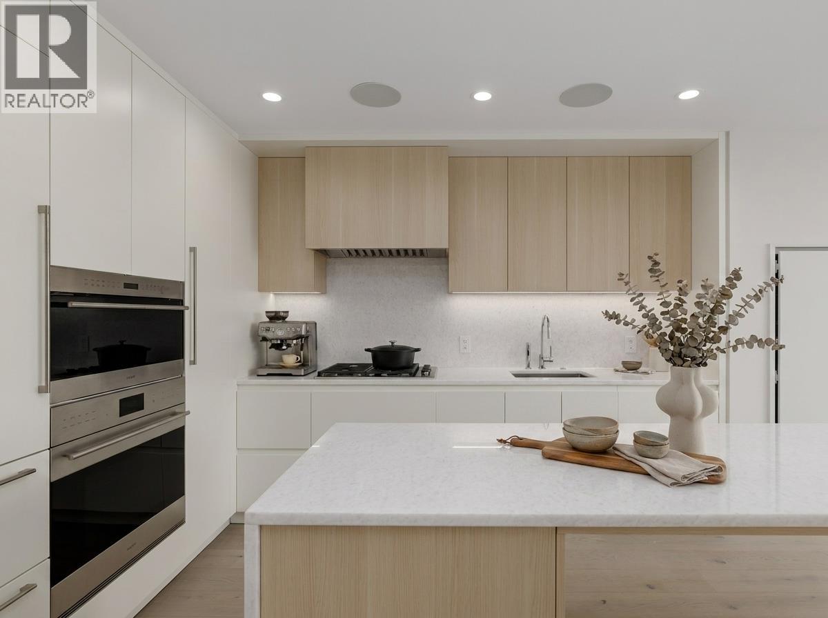 2501 7433 CAMBIE STREET|Vancouver, British Columbia V6P0J8