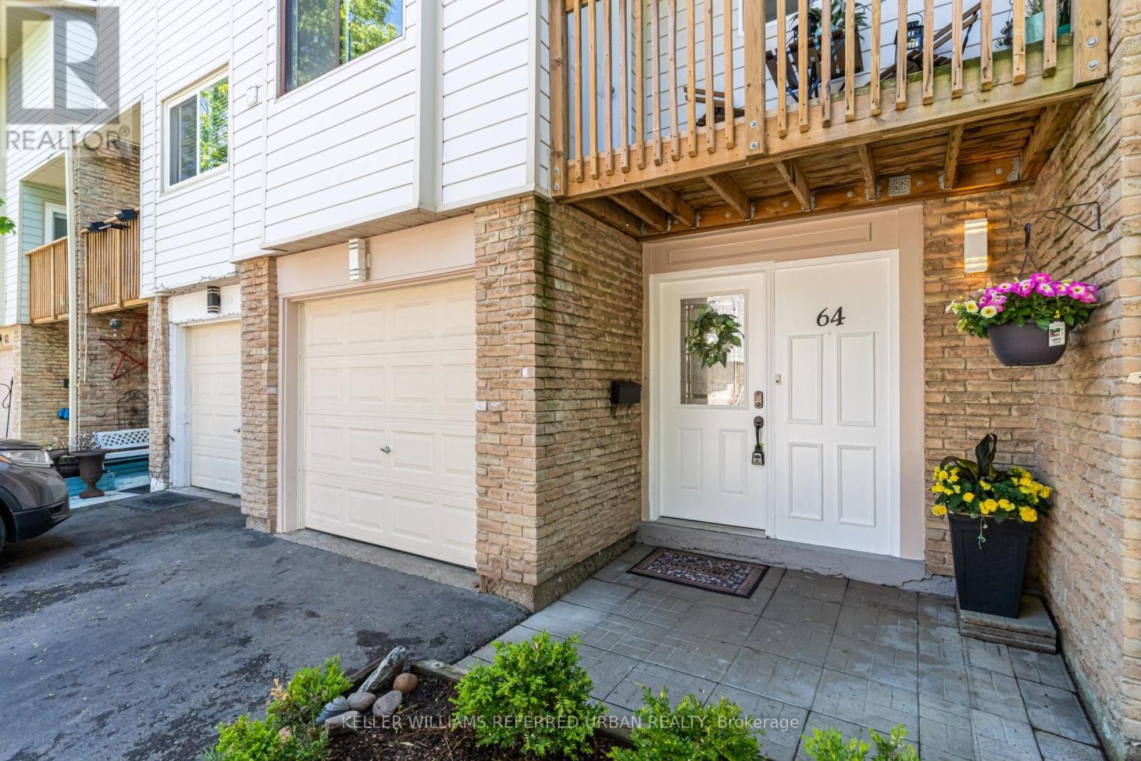 Row / Townhouse for Sale in 64 - 6540 FALCONER DRIVE|Mississauga (Streetsville), Ontario L5N1M1 2