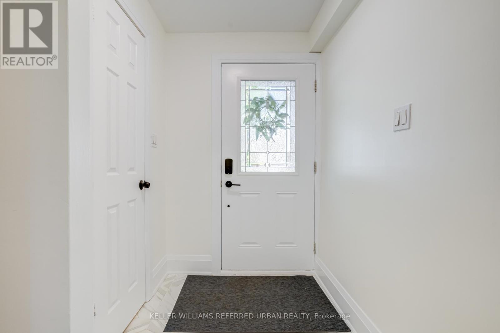 Row / Townhouse for Sale in 64 - 6540 FALCONER DRIVE|Mississauga (Streetsville), Ontario L5N1M1 4