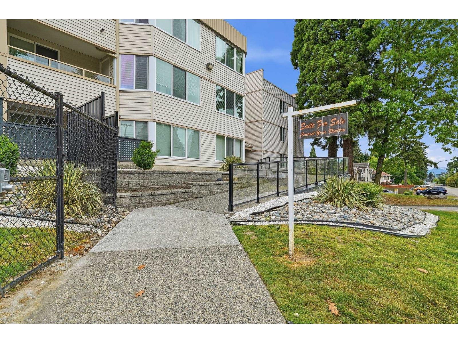209 9635 121 STREET, Surrey, British Columbia V3V7L8