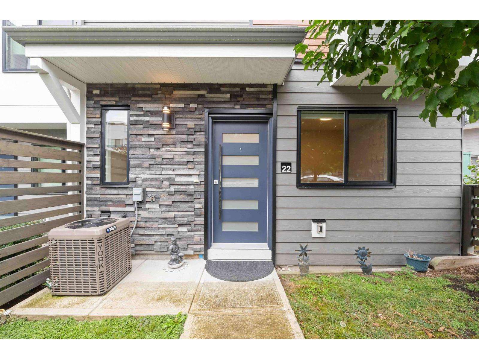 For sale: 22 1639 162 STREET, Surrey, British Columbia V4A4Y1