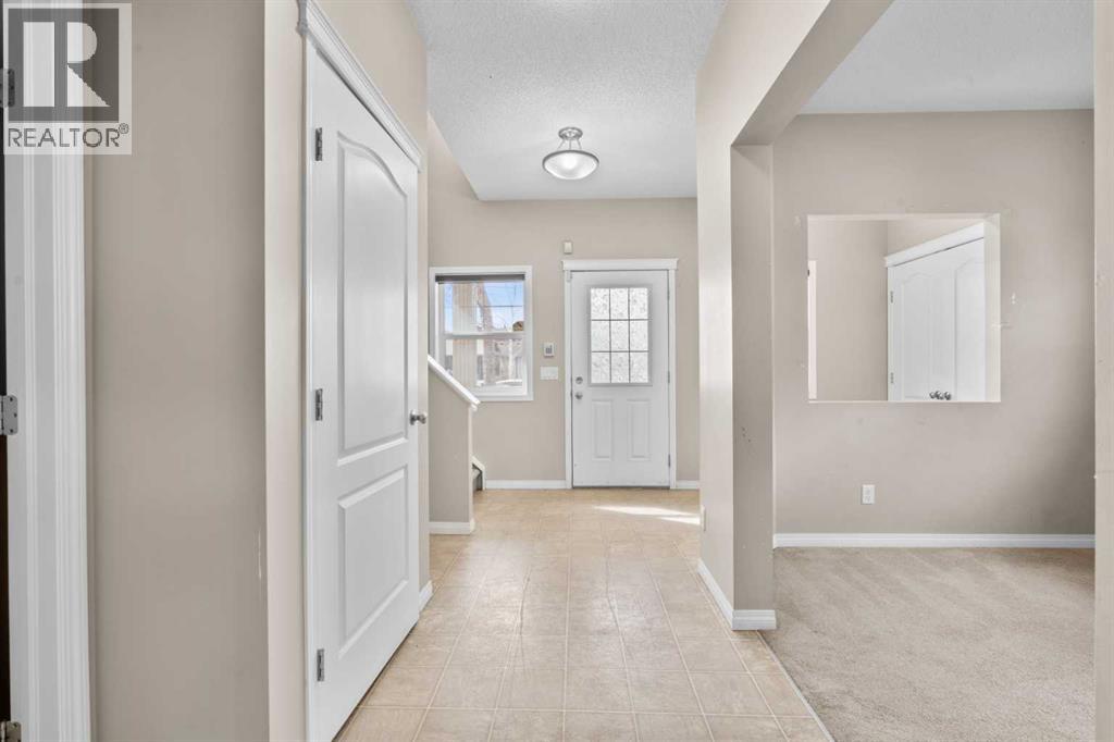 House for Sale in 246 Martinwood Place NE|Calgary, Alberta T3J3H6 5
