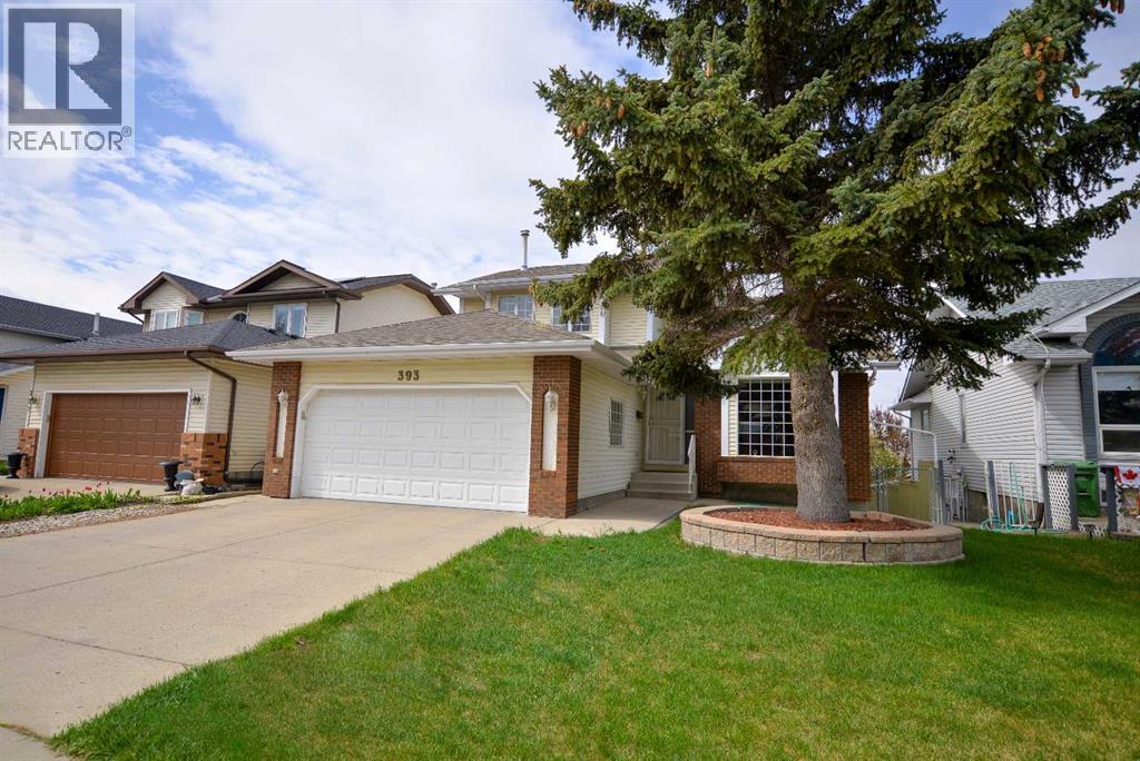 House for Sale in 393 Hawktree Circle NW|Calgary, Alberta T3G2X9