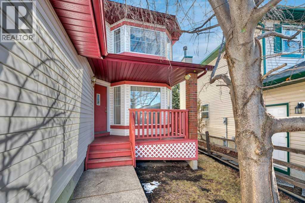 House for Sale in 52 Country Hills Green NW|Calgary, Alberta T3K4Y4 5