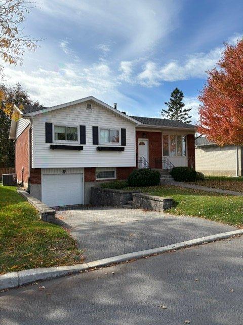 47 Rue Fabre, Dollard-des-Ormeaux, Quebec H9B1N8