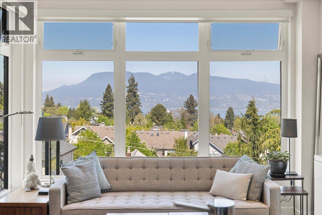 404 4463 W 10TH AVENUE|Vancouver, British Columbia V6R2H8