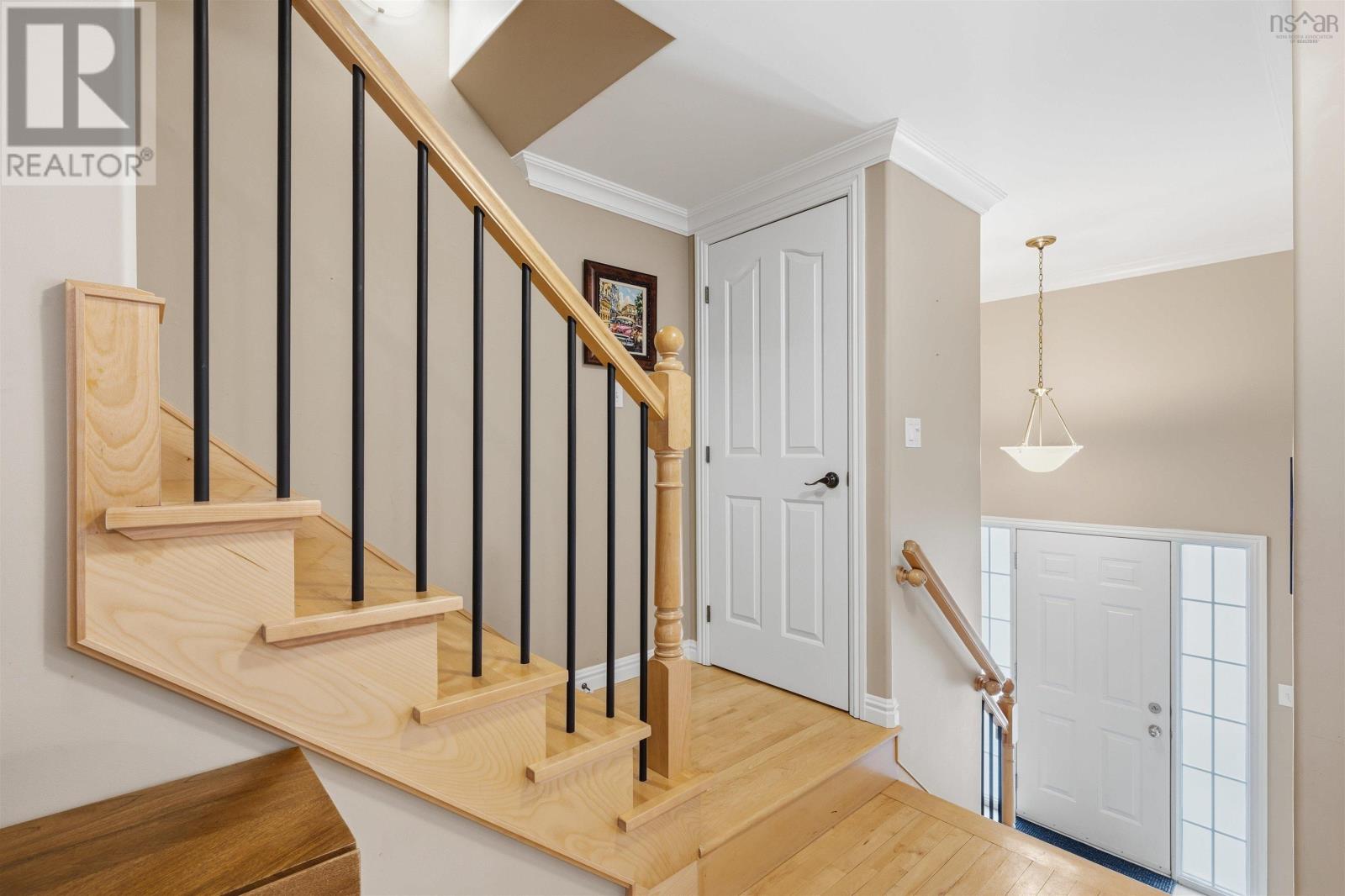 For sale: 17 Outrigger Crescent, Halifax, Nova Scotia B3M4V9 ...