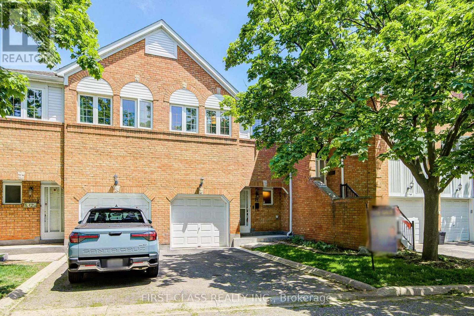 Row / Townhouse for Sale in 33 - 4605 DONEGAL DRIVE|Mississauga (Central Erin Mills), Ontario L5M4X7