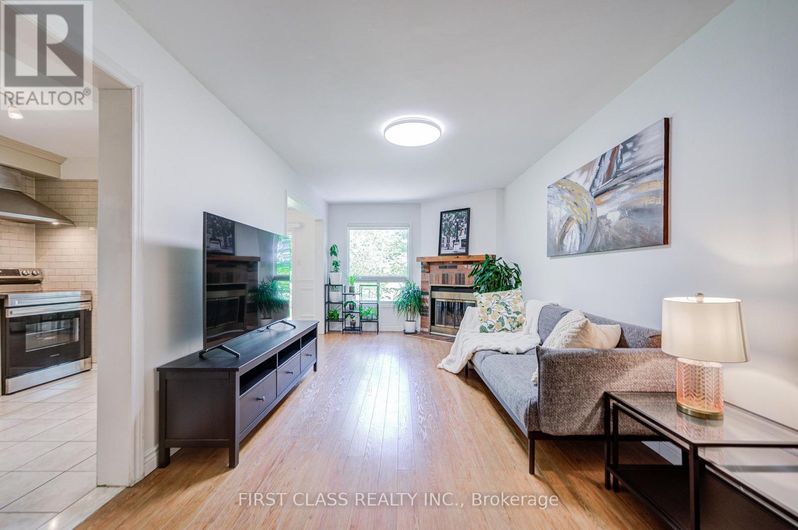 Row / Townhouse for Sale in 33 - 4605 DONEGAL DRIVE|Mississauga (Central Erin Mills), Ontario L5M4X7 5