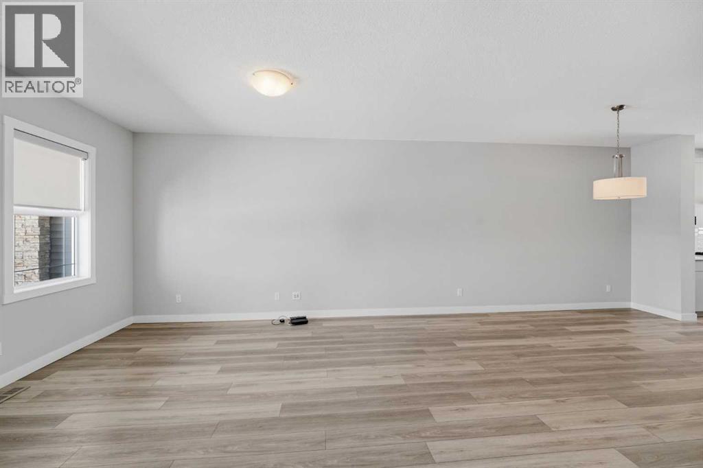 Duplex for Sale in 125 Edith Gate NW|Calgary, Alberta T3R1Z2 3