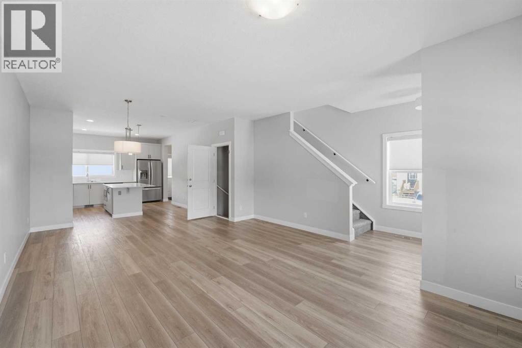Duplex for Sale in 125 Edith Gate NW|Calgary, Alberta T3R1Z2 4