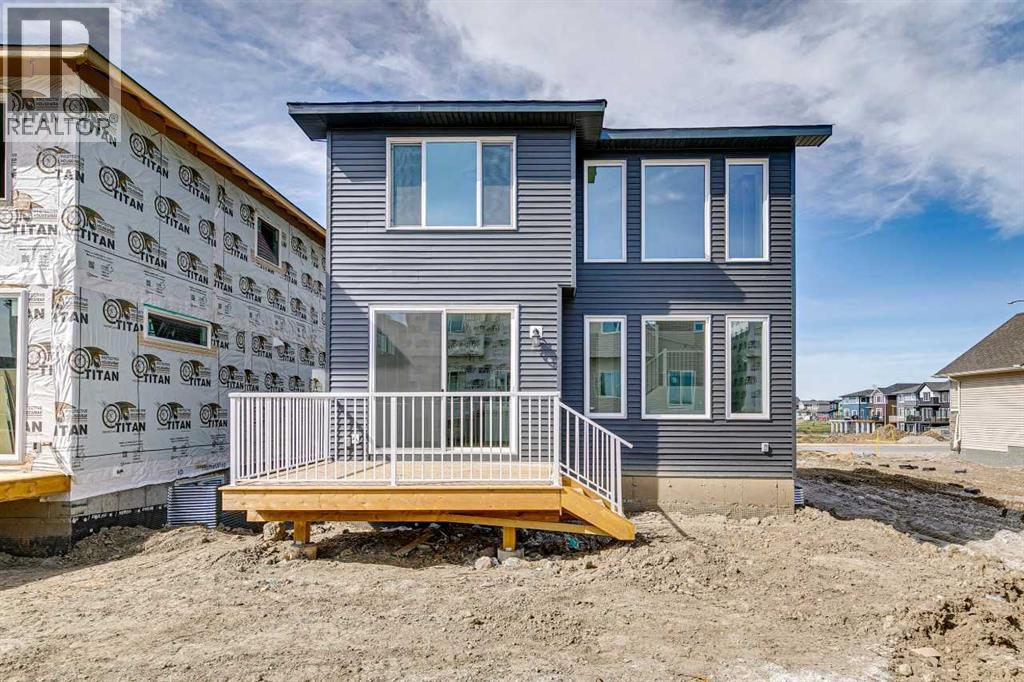 House for Sale in 39 Hotchkiss Avenue SE|Calgary, Alberta T3S0T5 3