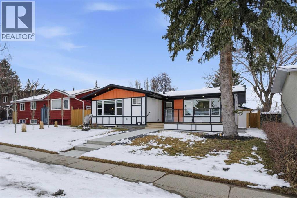 House for Sale in 10327 Wapiti Drive SE|Calgary, Alberta T2J1J3 2