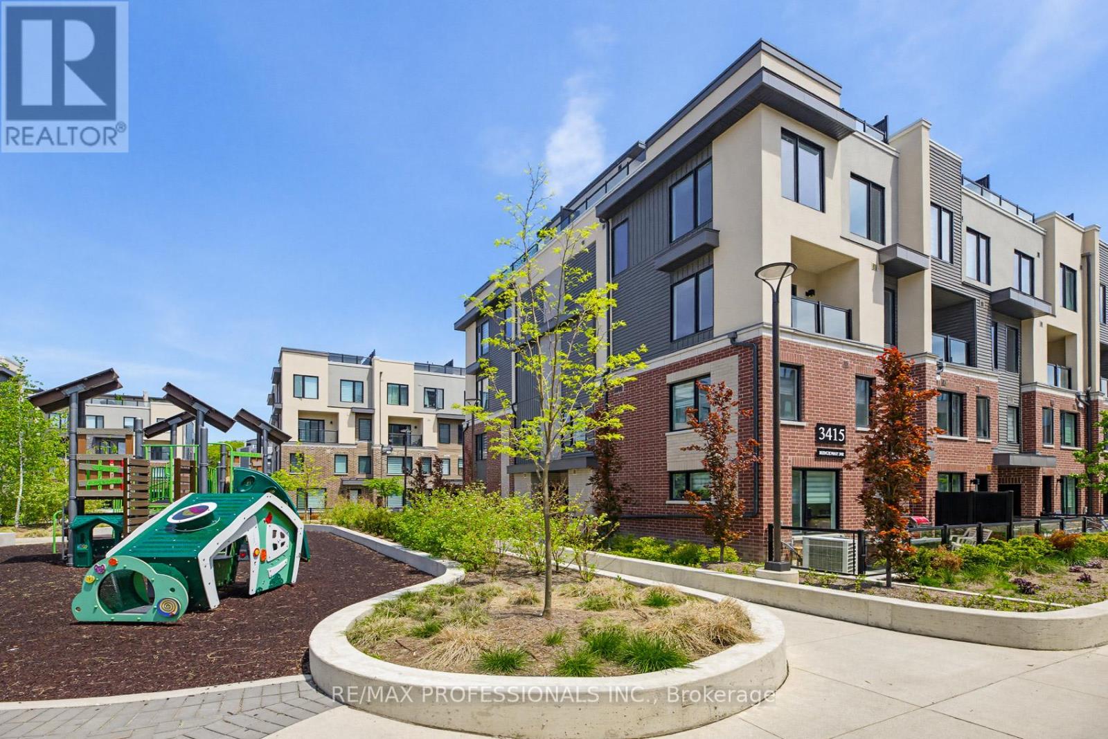 Row / Townhouse for Sale in 15 - 3415 RIDGEWAY DRIVE|Mississauga (Erin Mills), Ontario L5L0B9 3