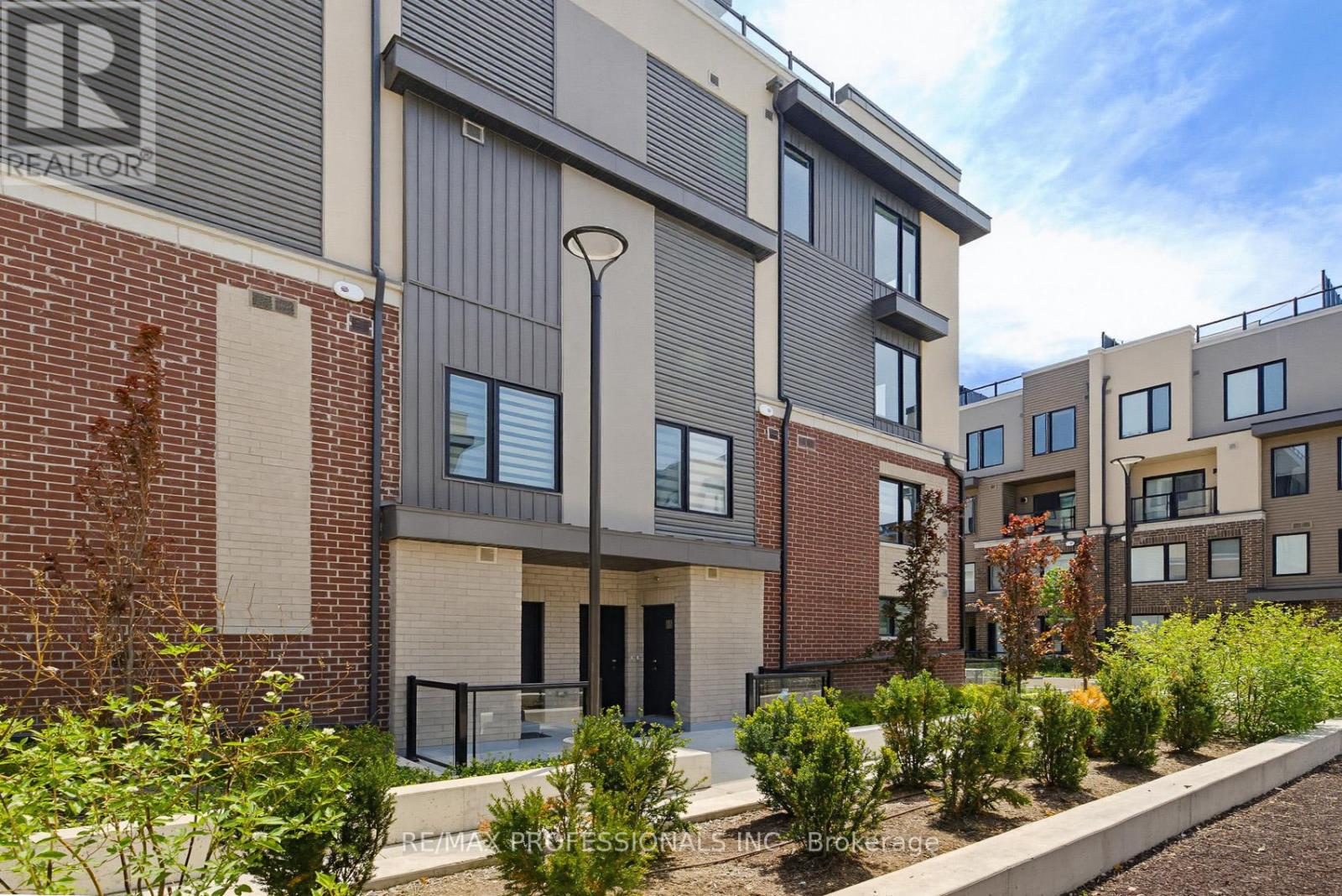 Row / Townhouse for Sale in 15 - 3415 RIDGEWAY DRIVE|Mississauga (Erin Mills), Ontario L5L0B9 4