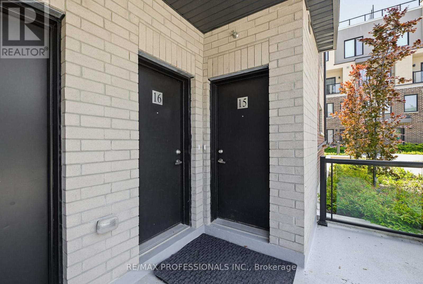 Row / Townhouse for Sale in 15 - 3415 RIDGEWAY DRIVE|Mississauga (Erin Mills), Ontario L5L0B9 5