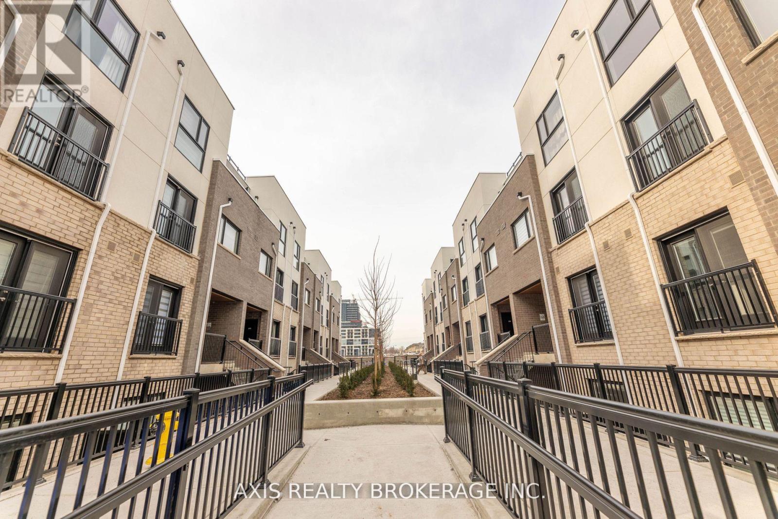 Row / Townhouse for Sale in 324 - 349 WHEAT BOOM DRIVE|Oakville (JM Joshua Meadows), Ontario L6H7X5