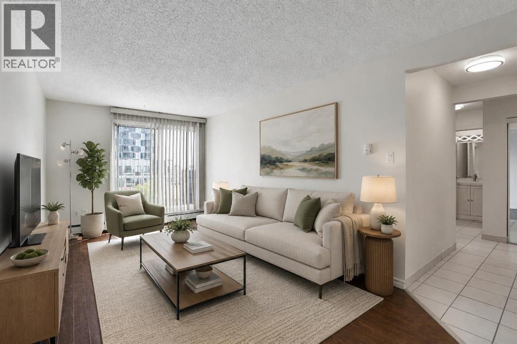 Apartment for Sale in 305, 431 1 Avenue NE|Calgary, Alberta T2E0B3 2