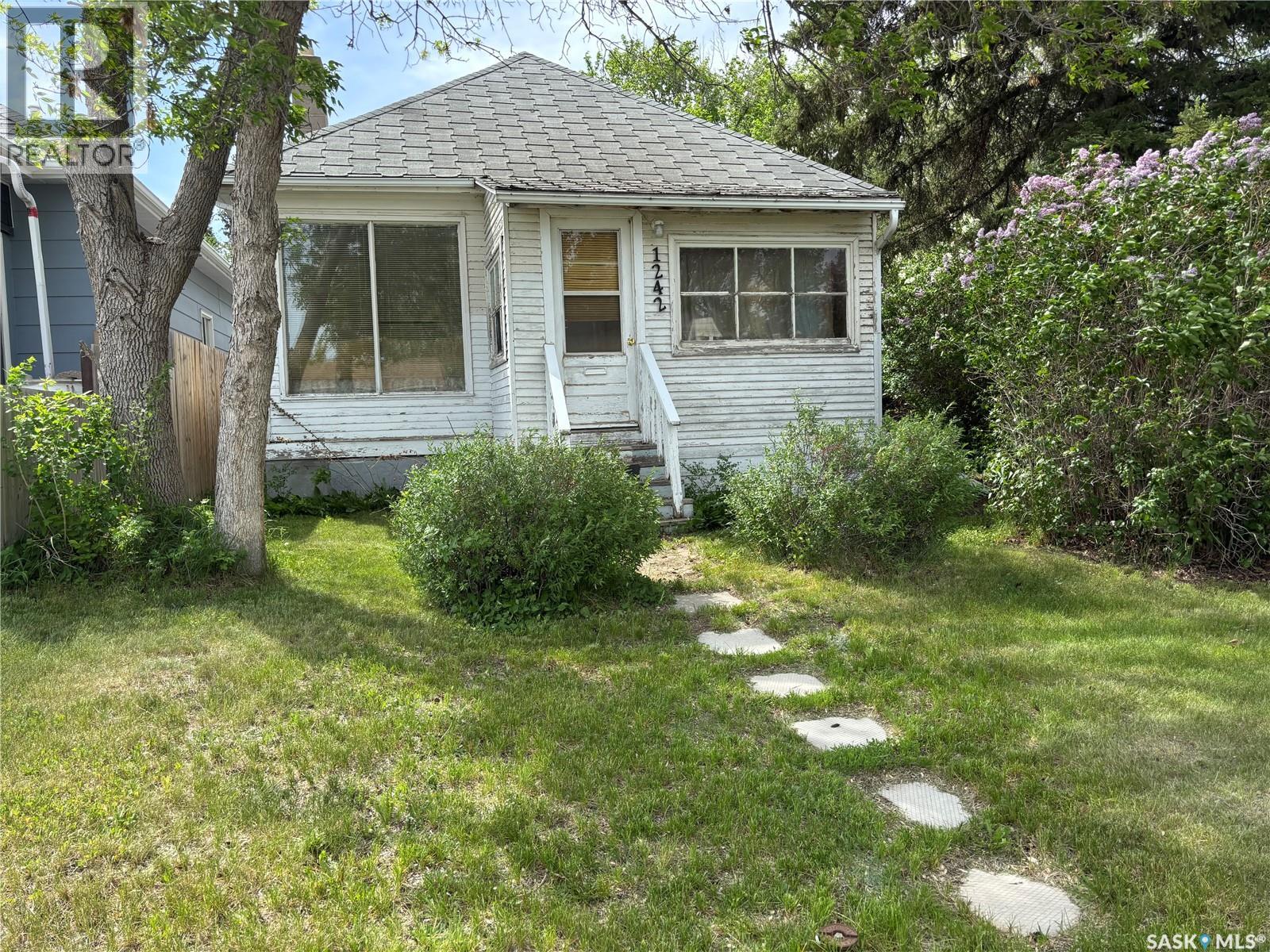 1242 Wolfe AVENUE